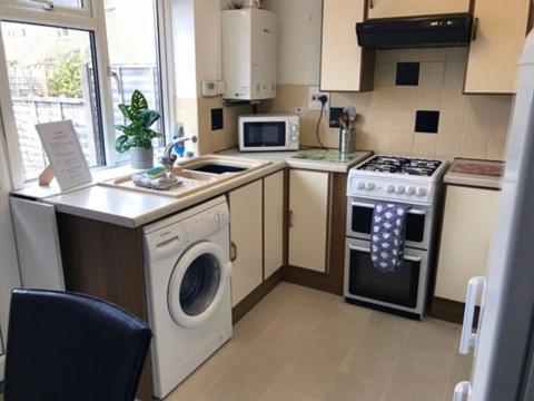 Kb99 Comfy 2 Bedroom House In Horsham, Pets Very Welcome With Easy Links To London And Gatwick Luaran gambar